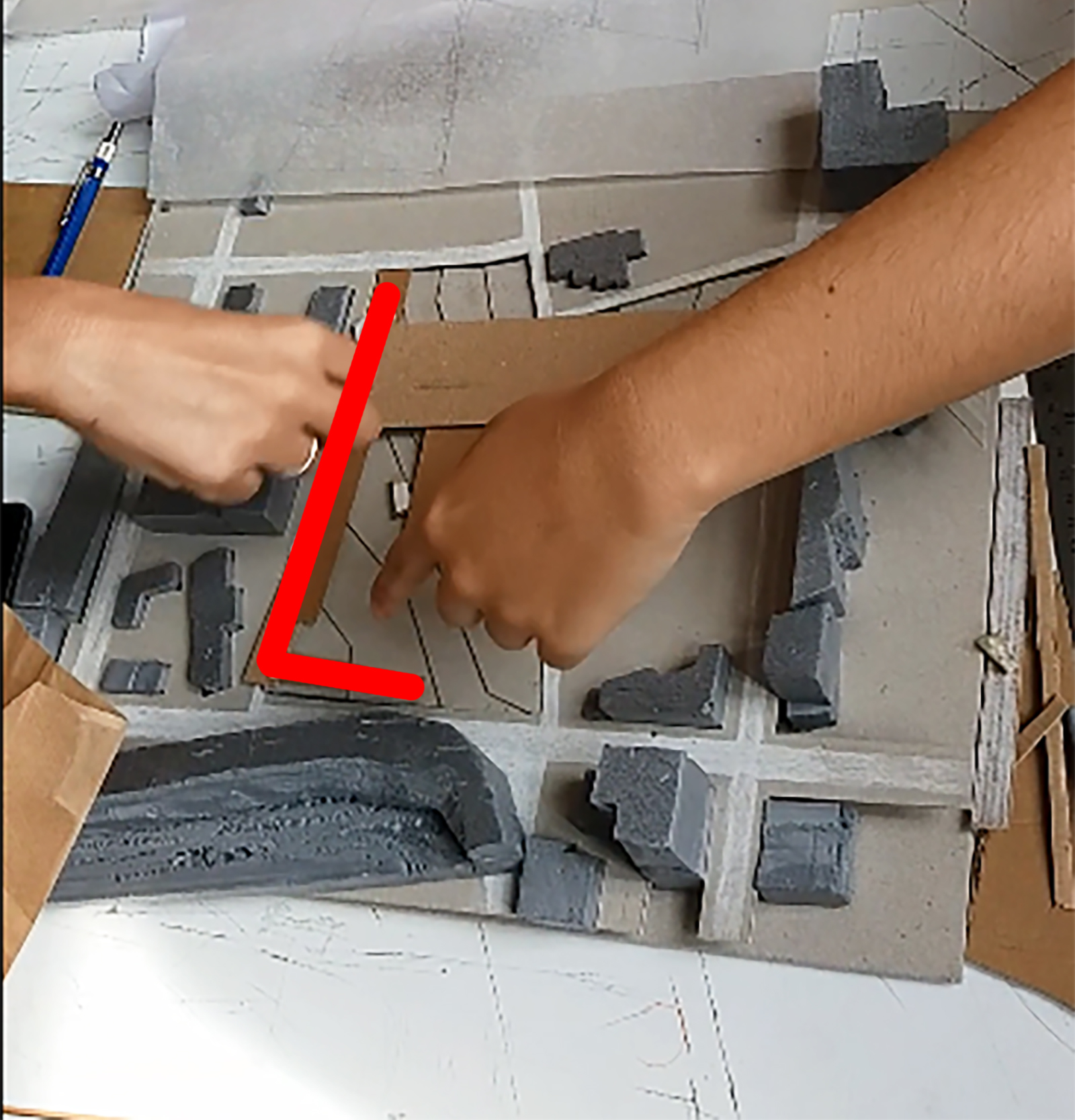 METAPHOR AND ANALOGY AS HERMENEUTIC TOOLS IN ARCHITECTURAL DESIGN