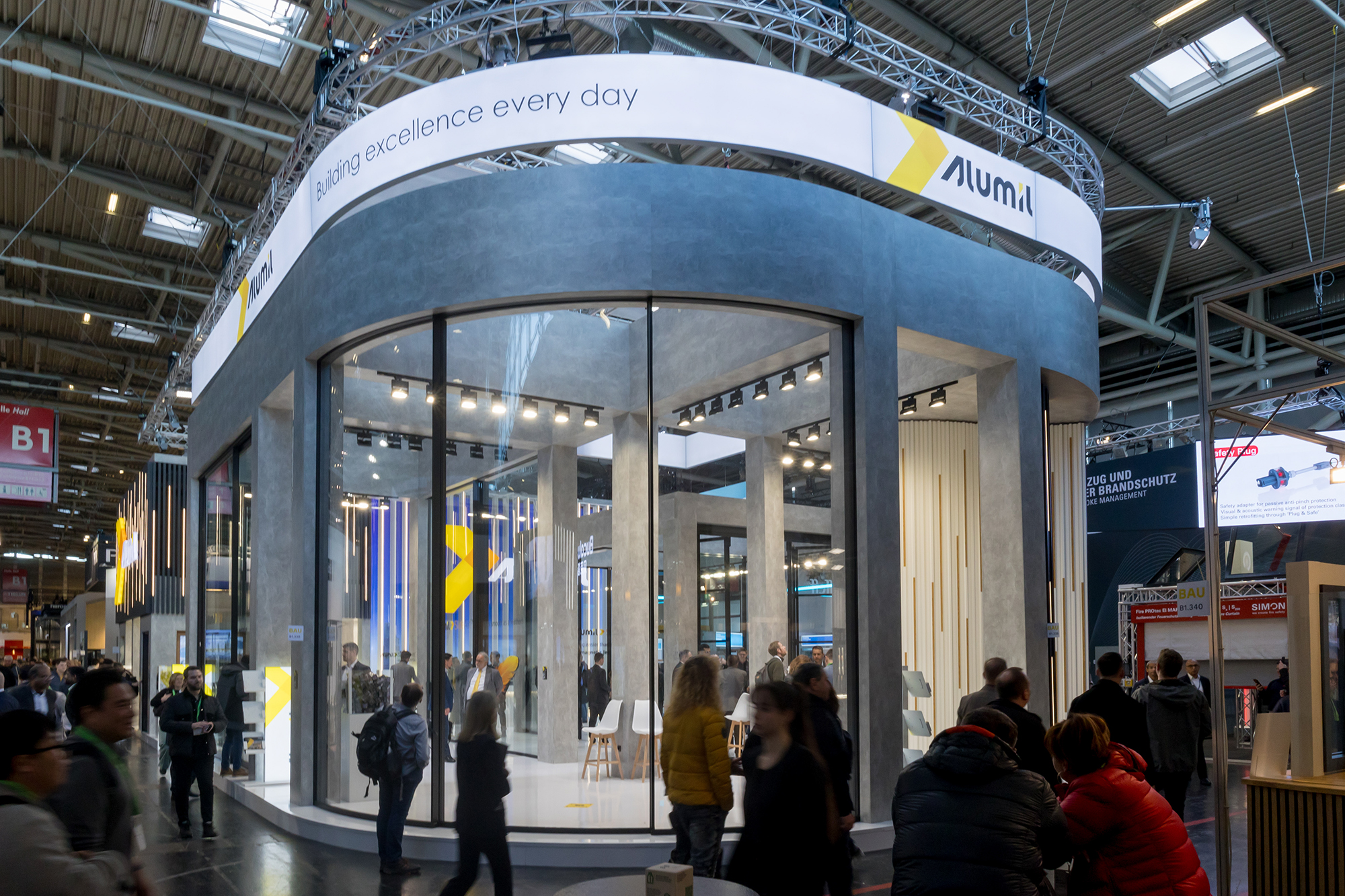 BAU 2025: Πρωτιά εντυπώσεων για την ALUMIL στην κορυφαία διεθνή έκθεση